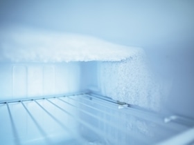 Спасаем от порчи, делаем слаще и сочнее: вот список продуктов, которые лучше заморозить, чем держать в холодильнике Спасаем от порчи, делаем слаще и сочнее: вот список продуктов, которые лучше заморозить, чем держать в холодильнике