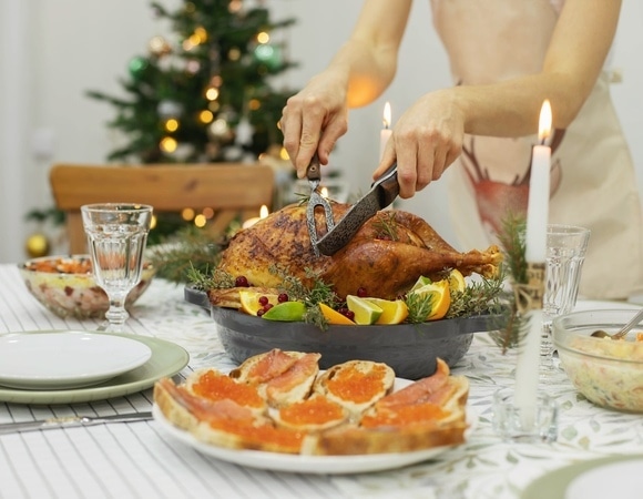 Новый год не у плиты: какие готовые блюда россияне заказывают в доставке к празднику?