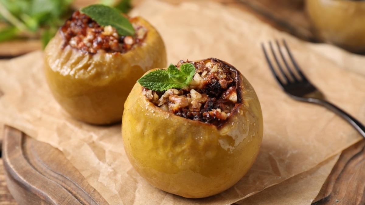 Яблочный десерт в аэрогриле: запекаем с орехами и специями Яблочный десерт в аэрогриле: запекаем с орехами и специями