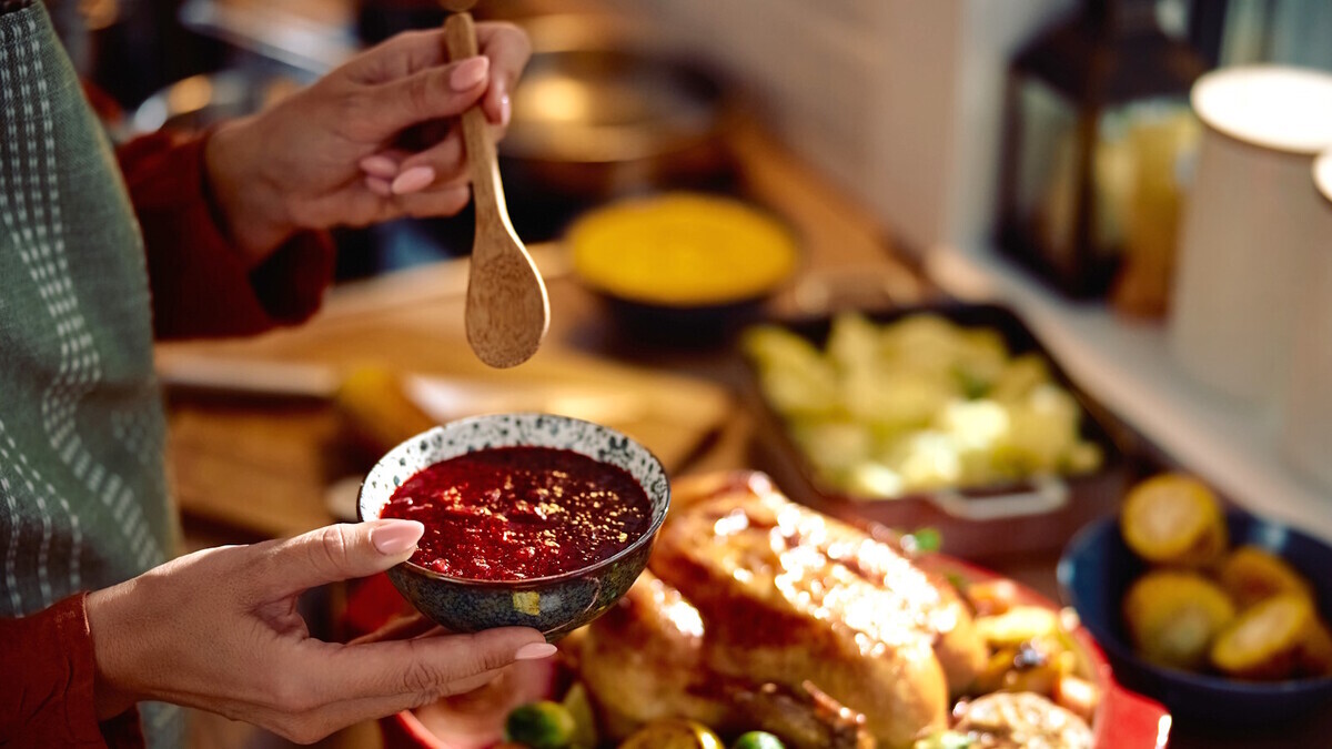 Идеально для птицы: готовим клюквенный соус для горячих блюд по рецепту легендарной Джулии Чайлд Идеально для птицы: готовим клюквенный соус для горячих блюд по рецепту легендарной Джулии Чайлд