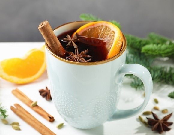 "Прекрасный напиток", но при каких условиях? Полезен ли глинтвейн, несмотря на вино в составе — ответ дала диетолог
