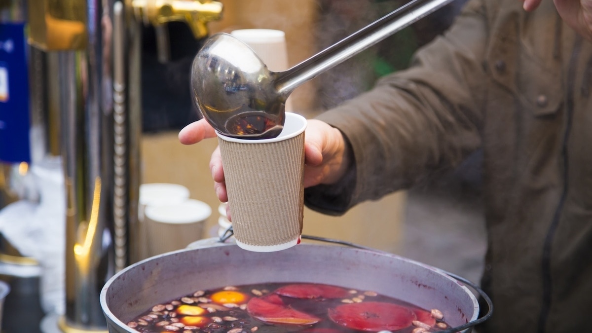 Теплее не станет: какую ошибку часто допускают при попытке согреться глинтвейном