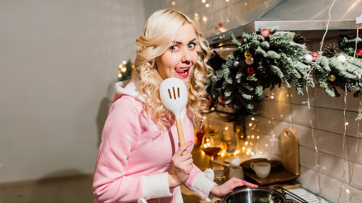 Елку — на стол: шеф-повар раскрыла 3 рецепта с хвоей — на выбор масло, соус и маринад 