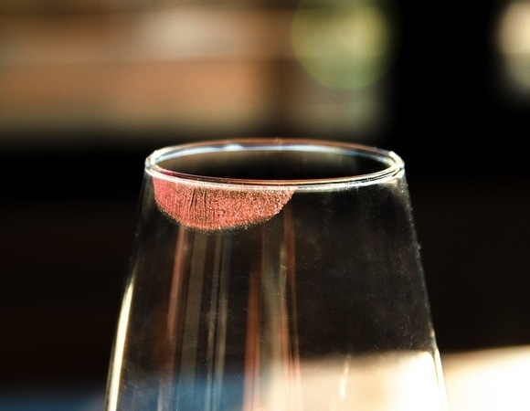 Как отмыть бокалы до блеска — найдены 3 проверенных способа 