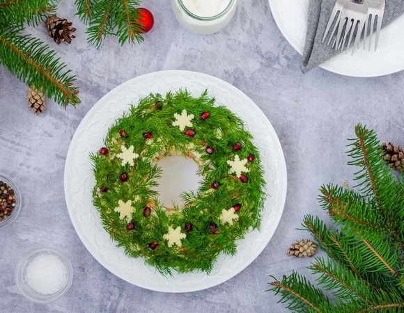 Салат "Венок"— елка на праздничном столе: только пахнет не хвоей, а чесночком: делимся рецептом