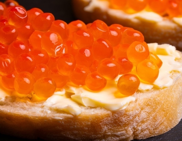 Стало известно, где в России продается самая доступная красная икра