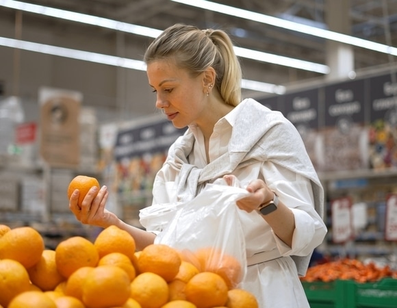 Кожура и хвостик: как по виду распознать сладкий и свежий мандарин — эксперт РОСБИОТЕХа
