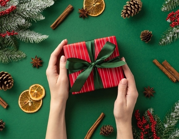 Россияне назвали нелюбимые подарки на Новый год — рассказываем, как сделать уникальный презент своими руками