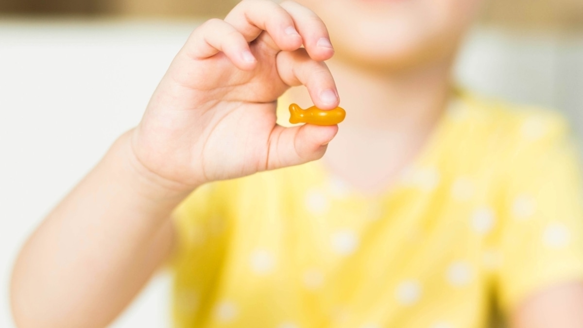 Надо ли давать детям рыбий жир? Педиатр объяснил, актуальна ли сегодня добавка из нашего детства