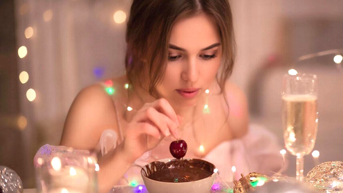 Отмечаем 3 января День вишни в шоколаде: идеальный десерт для продолжения праздников