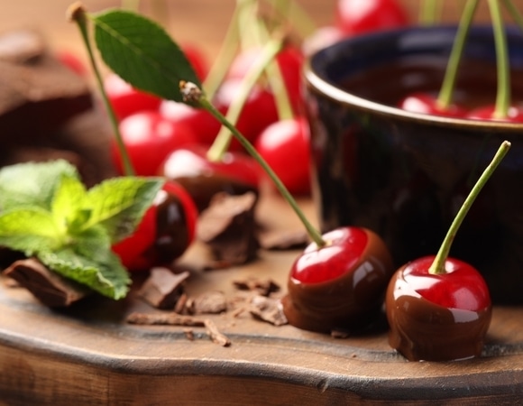Отмечаем 3 января День вишни в шоколаде: идеальный десерт для продолжения праздников