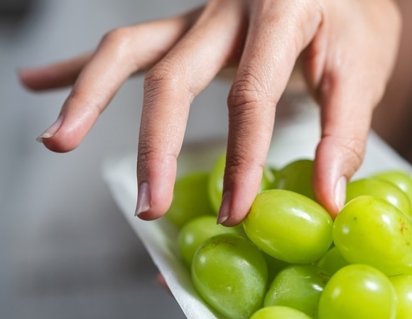 Когда лучше есть виноград: утром, днем или вечером? Ответ нашелся у диетологов