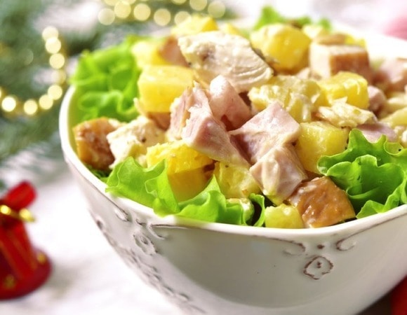 Сытная закуска, проверенная временем: 18 декабря отмечаем День салата с ветчиной