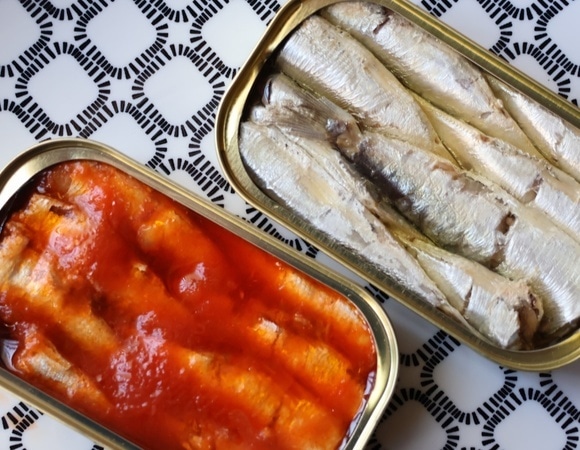 Месяц на консервах — и стал как дельфин: врач ел только сардины и рассказал, как изменилось его самочувствие