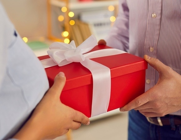 Не вино: назван самый желанный "съедобный" подарок в Новый год