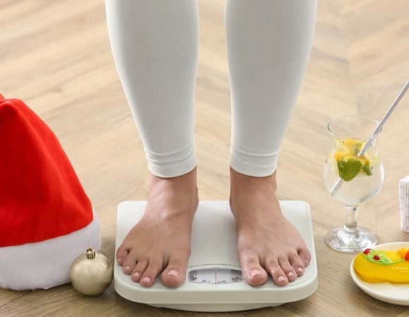 Диетолог объяснила, как вернуть форму после новогодних застолий без жестких диет