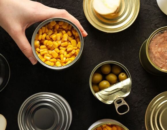 18 тысяч тонн фальсификата нашли среди консервов в 2025 году: нарушения выявляются точечно