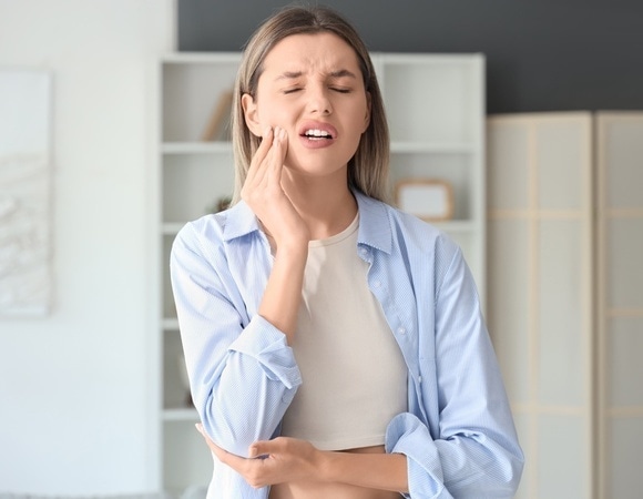 "Эффект Бабы-яги": эксперт предупредил, что мягкая пища старит лицо 