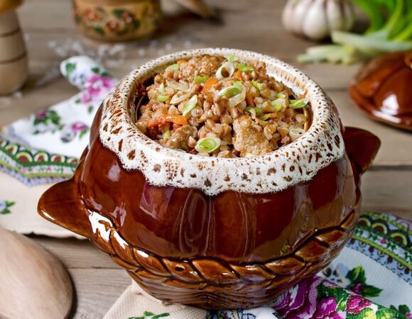 Горячее в горшочках с приятным карамельным вкусом: понадобится неожиданный ингредиент