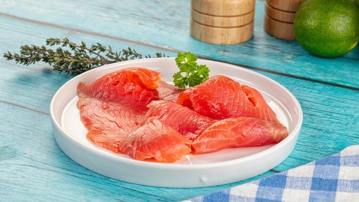 Гастроэнтеролог назвала красную рыбу, которая замедляет старение — не форель и семга Гастроэнтеролог назвала красную рыбу, которая замедляет старение — не форель и семга