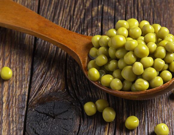 Как правильно употреблять зеленый горошек: не безвреден, но это можно исправить