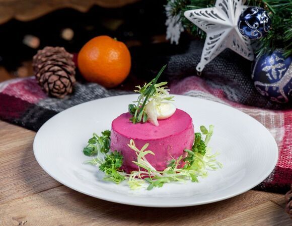 Уже не сельдь, но все еще под шубой: секреты приготовления от Дмитрия Колдуна и Виктории Паниной