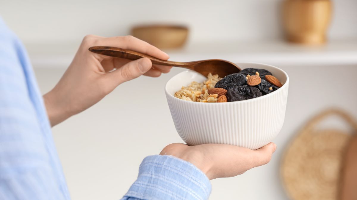 Секреты "ленивой" овсянки от Гордона Рамзи: одно действие, и наутро вы будете завтракать с особым удовольствием