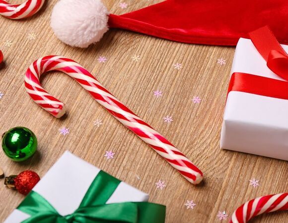 Воплощение новогодней сказки: отмечаем День карамельной трости 26 декабря  