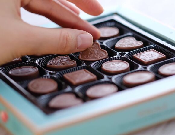 Завершаем год со вкусом: отмечаем День шоколадных конфет 28 декабря