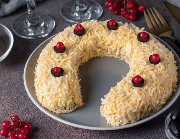 Как притянуть счастье, что сделать с яблоками и вся правда о дырочках: самые популярные рецепты 2025 года в Telegram-канале "Едим Дома"