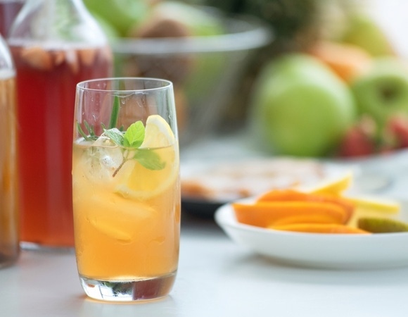 Чем заменить сладкую "газировку" на новогоднем столе: врач назвал, пожалуй, самый нетипичный вариант 