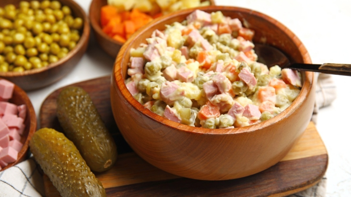 Стало известно, в какой стране подают самое дешевое и самое дорогое новогоднее блюдо 