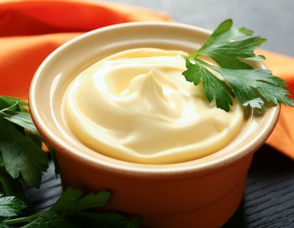 Риски от употребления майонеза и полезные альтернативы: рассказали эксперты программы "Живая еда" 