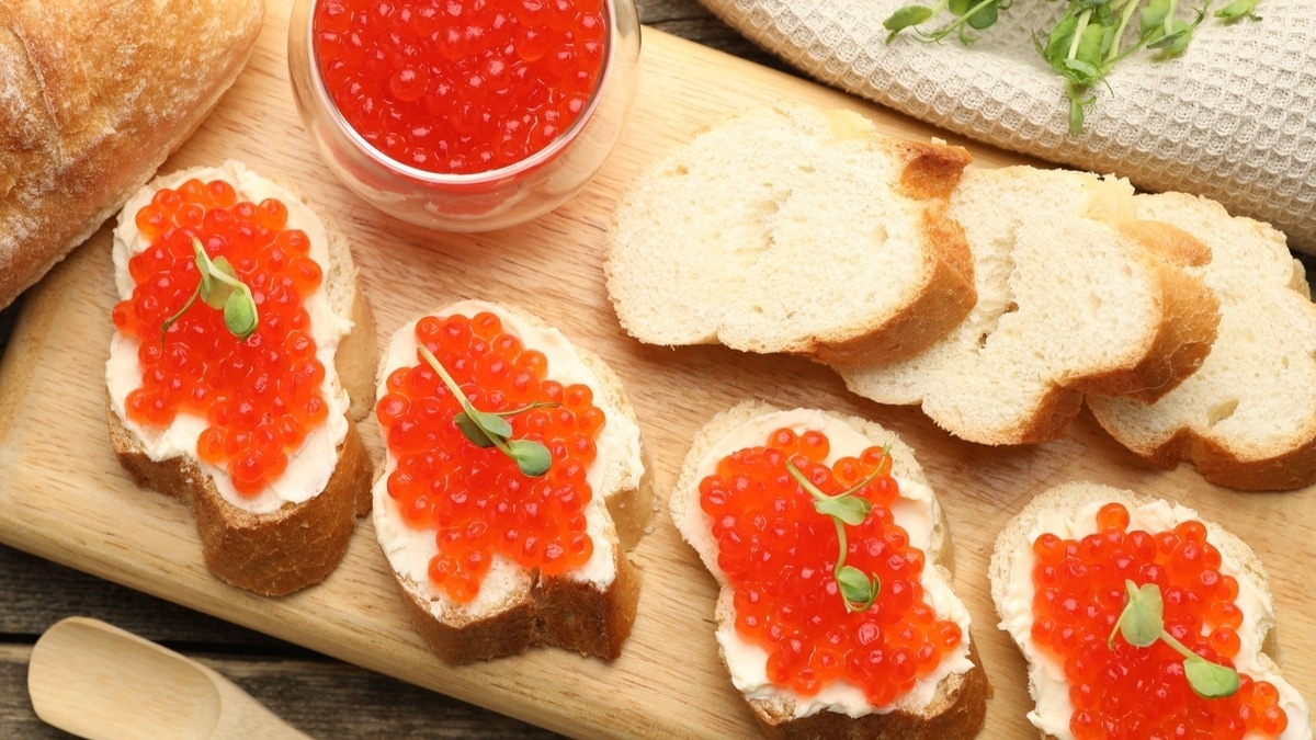 Сколько стоит вкус праздника? Аналитики подсчитали цену бутерброда с красной икрой Сколько стоит вкус праздника? Аналитики подсчитали цену бутерброда с красной икрой