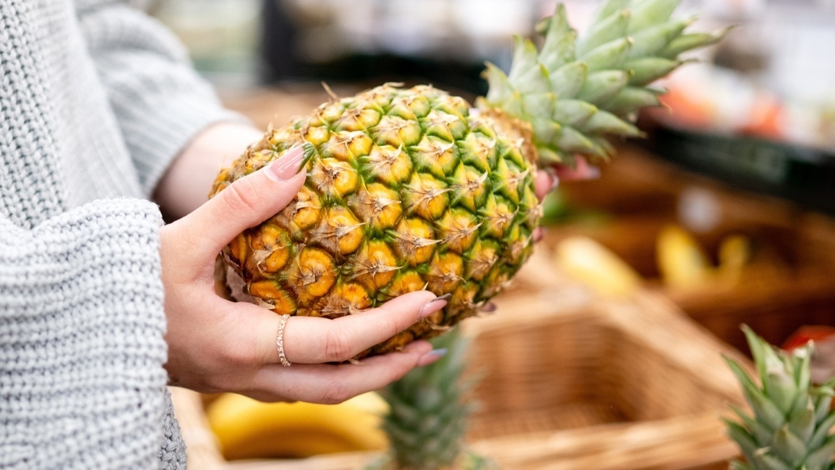 Не по цвету и не на глаз: как понять, что ананас действительно созрел?
