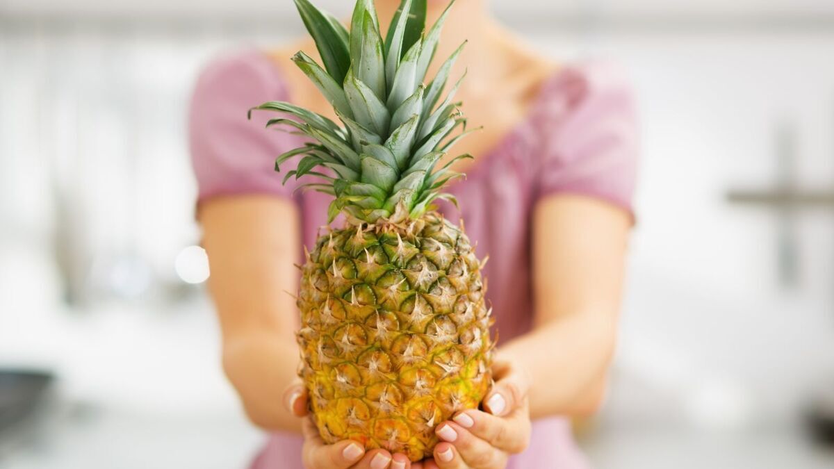 Один совет и одна ошибка: как спасти недозрелый ананас, чтобы деньги не оказались выкинуты на ветер
