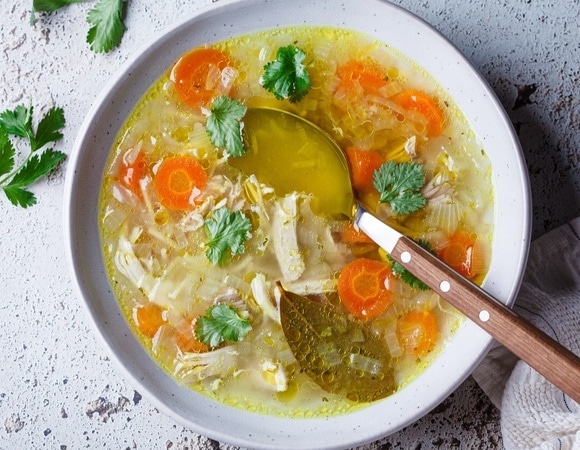 После новогоднего застолья — не солянка: с какого супа начинать "нормальную" жизнь