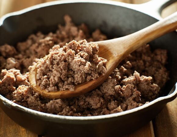 Шеф-повар раскрыла лайфхак для жарки мясного фарша: "Это гениально!"