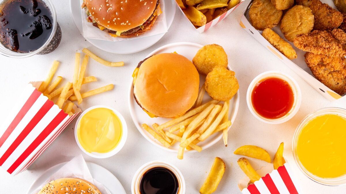 Налоги, фастфуд и дискаунтеры: куда приведут россиян перемены в потребительской корзине?