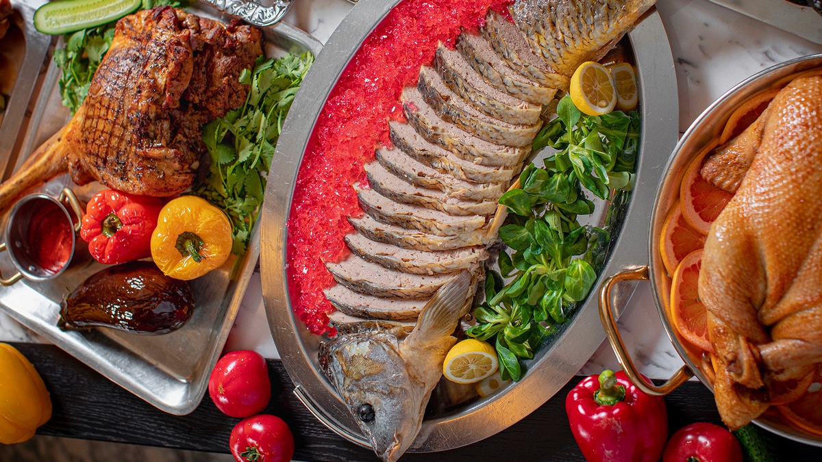 Как приготовить паровой рулет из карпа с лимонно-клюквенным желе — рассказывает шеф-повар