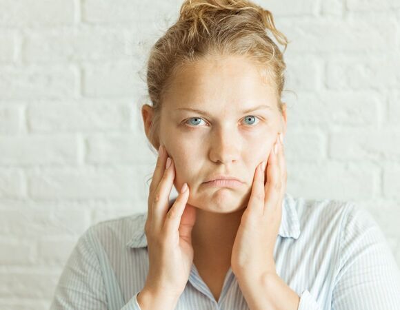 Как безопасно убрать отеки после праздников: не "гнать воду", а нормализовать ее — советует нутрициолог