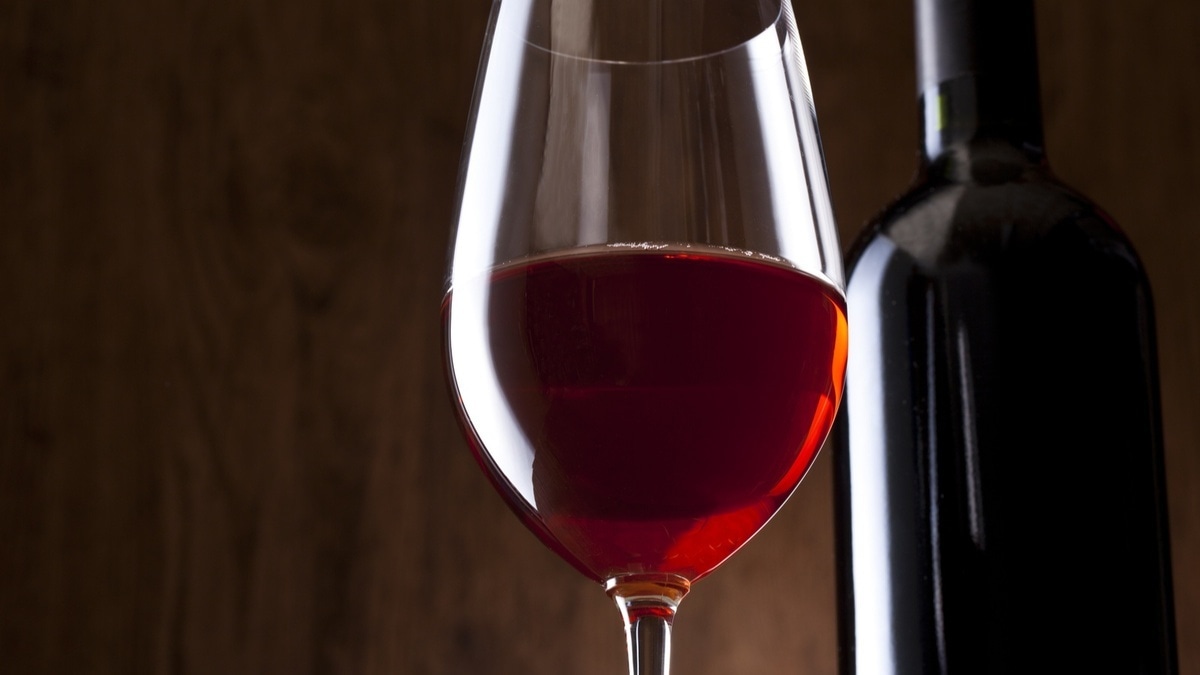 Можно ли пить вино каждый день? Эксперты сказали, какие изменения ждут человека с такой привычкой
