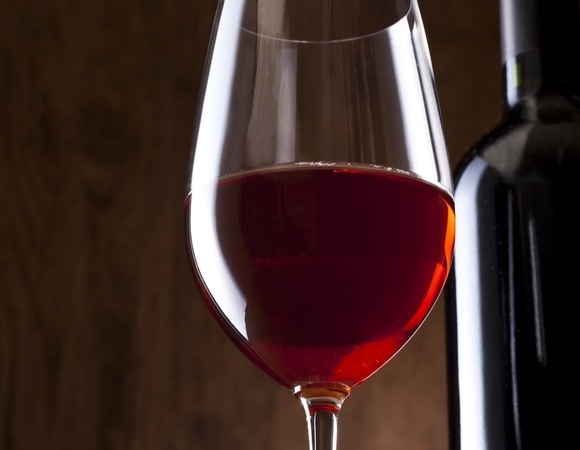 Можно ли пить вино каждый день? Эксперты сказали, какие изменения ждут человека с такой привычкой