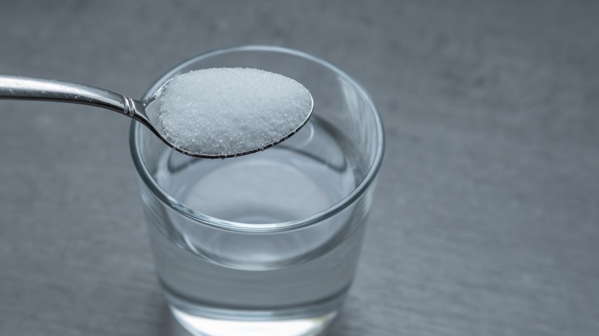 Диетолог посоветовал не "править" самочувствие рассолом — есть более простое и безопасное средство