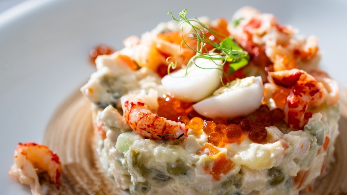 Новогоднее настроение, не уходи! В январе готовлю оливье по-другому — меняю один ингредиент и получается еще лучше