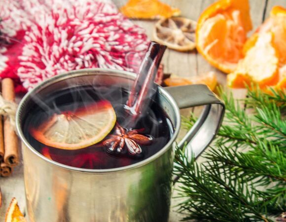 Не то десерт, не то напиток: в эфире "О самом главном" научили готовить глинтвейн с мандаринами