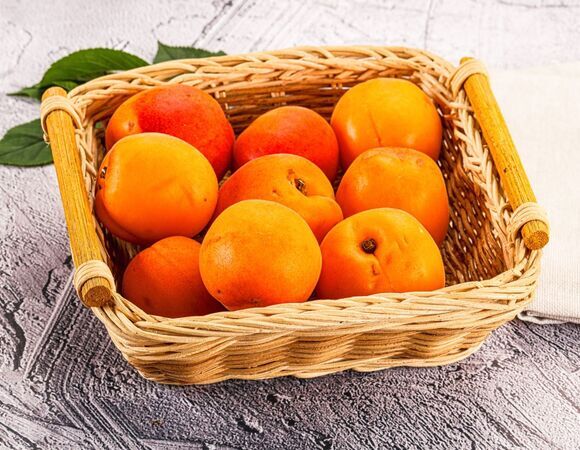 Кусочек лета в январскую стужу: 9 января отмечаем Всемирный день абрикосов! 