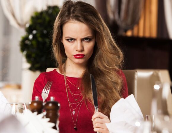 Нутрициолог раскрыла, почему после ресторанной еды бывает нехорошо и что с этим сделать