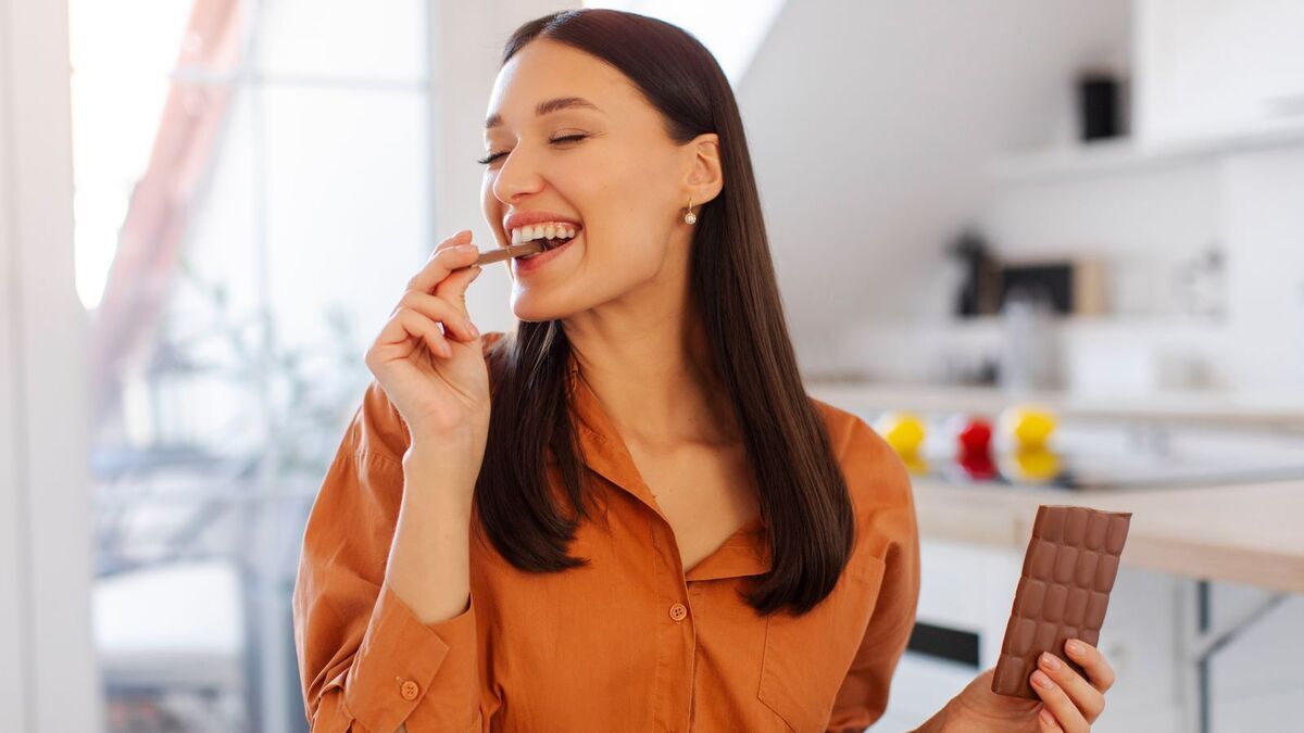 Без резких скачков сахара: как правильно сочетать продукты со сладким, объяснила диетолог