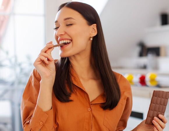 Без резких скачков сахара: как правильно сочетать продукты со сладким, объяснила диетолог